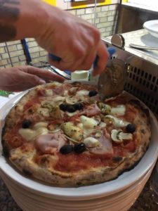 pizza-capricciosa-taglio-rotella