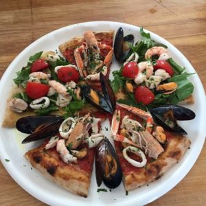 pizza-pesce-cotto-e-crudo